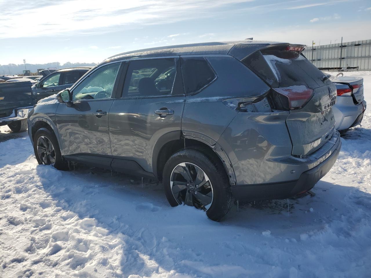 2024 NISSAN ROGUE SV - Image 2