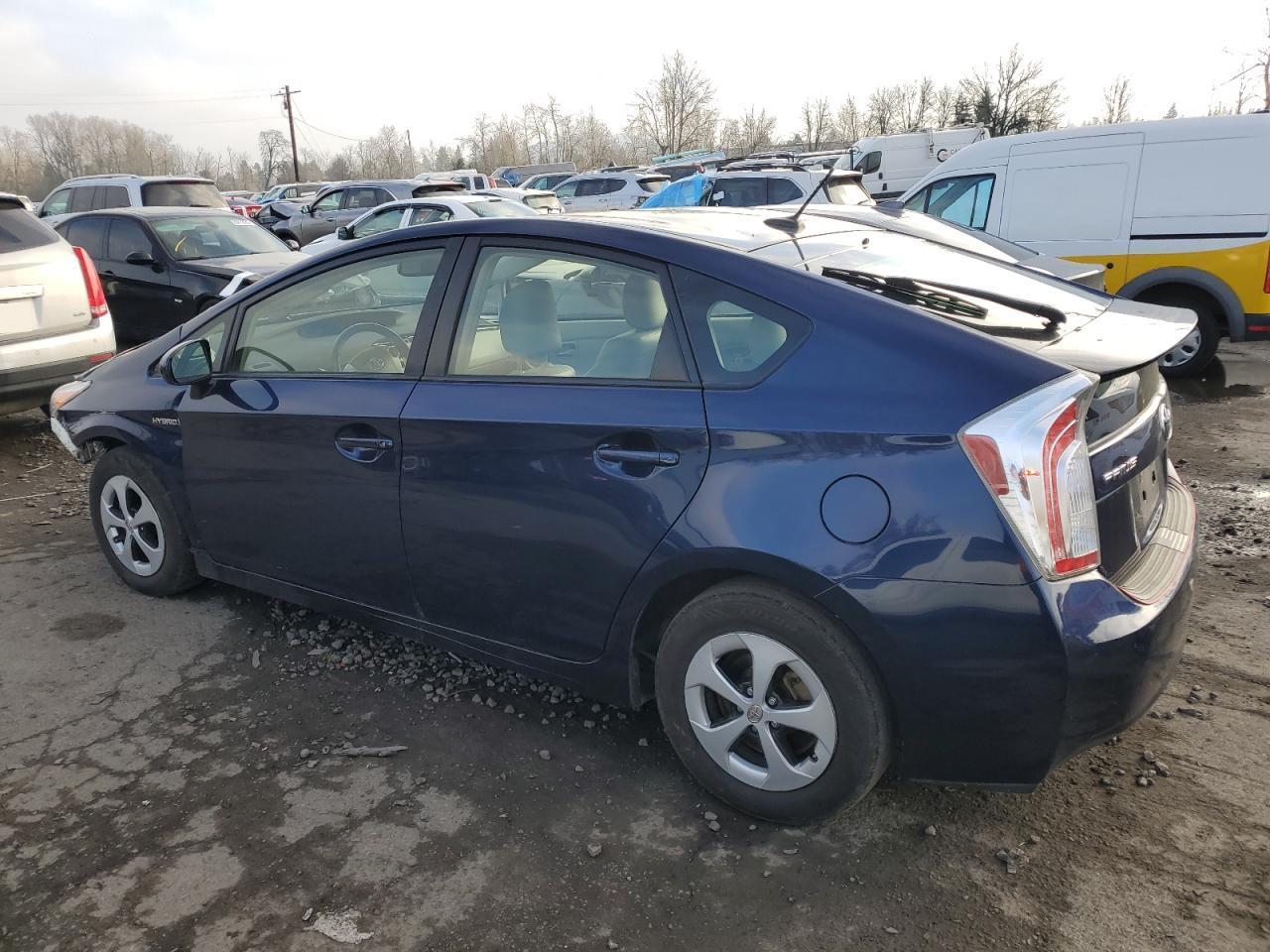 2015 TOYOTA PRIUS - Фото 2