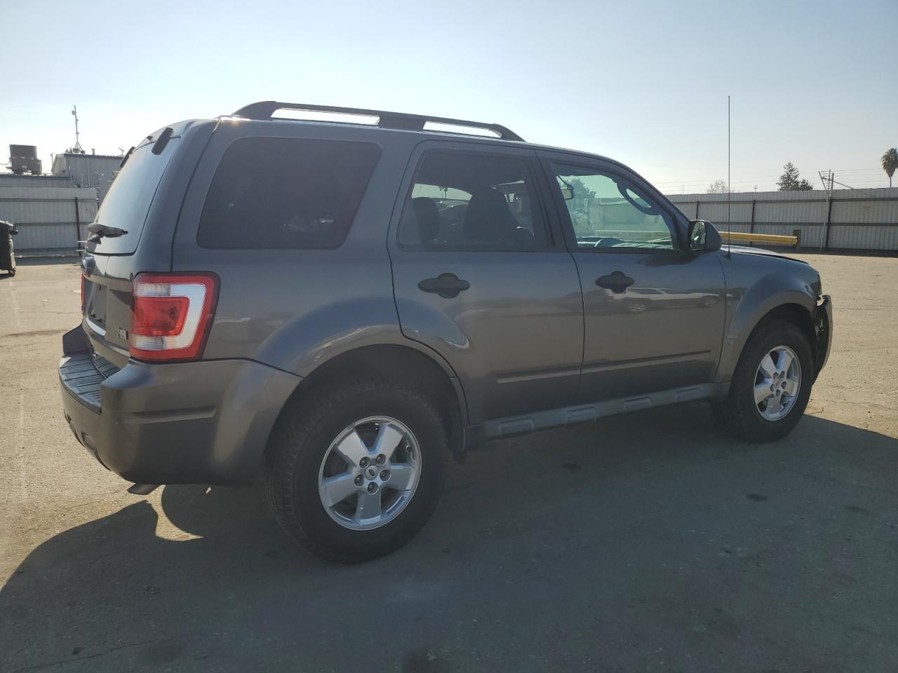 2012 FORD ESCAPE XLT - Image 3