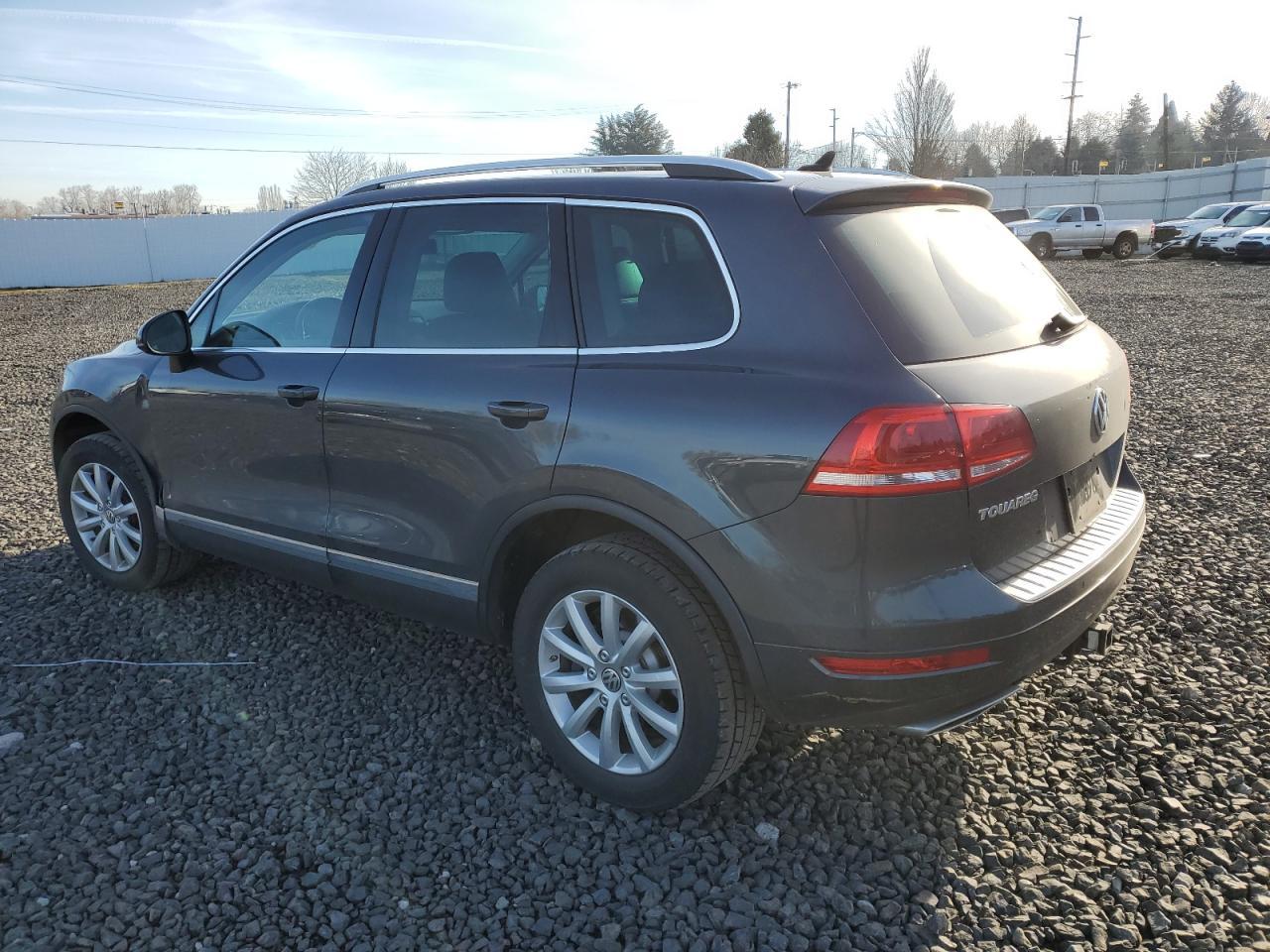 2012 VOLKSWAGEN TOUAREG V6 - Image 2