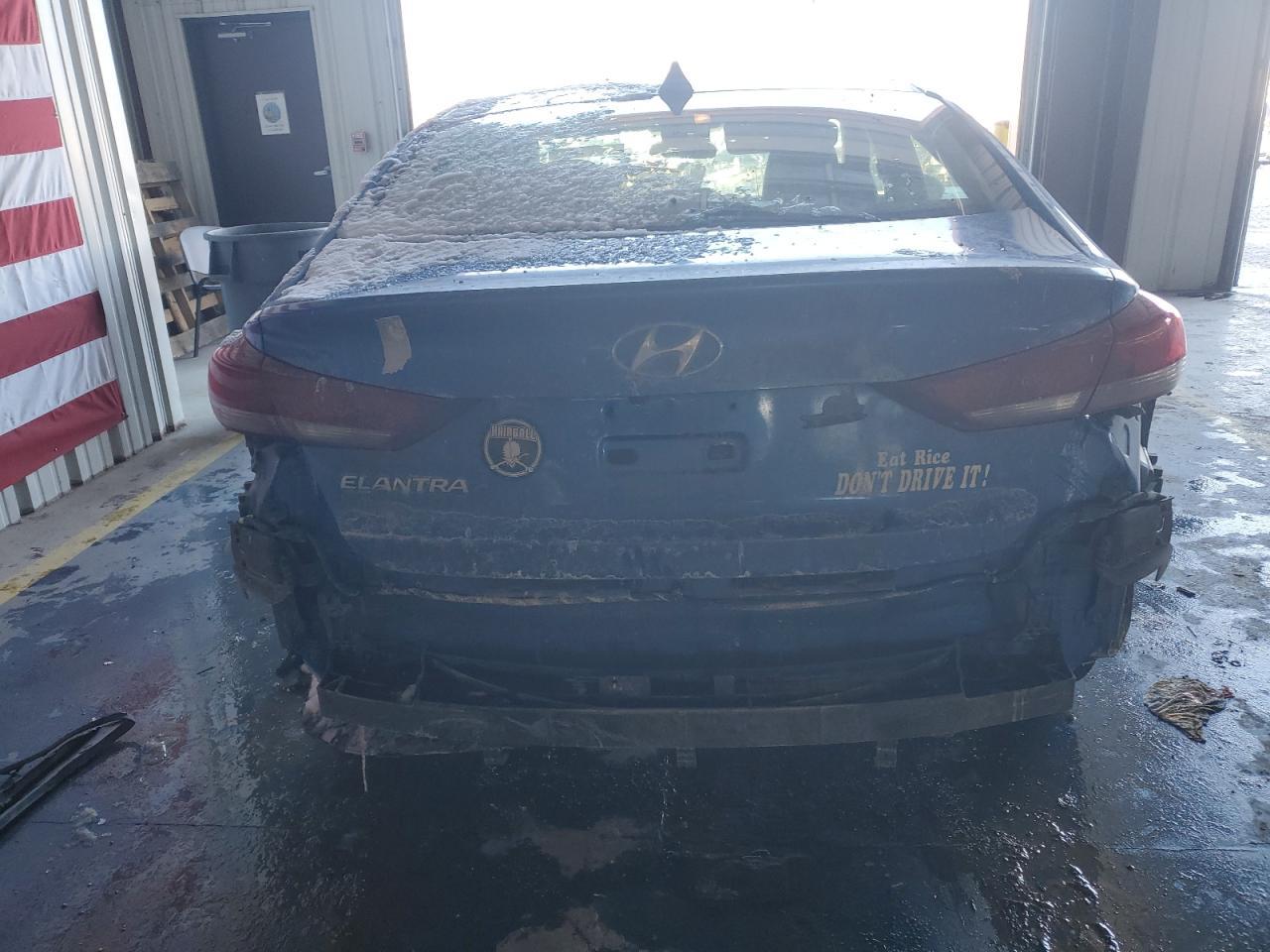 2018 HYUNDAI ELANTRA SE - Image 6