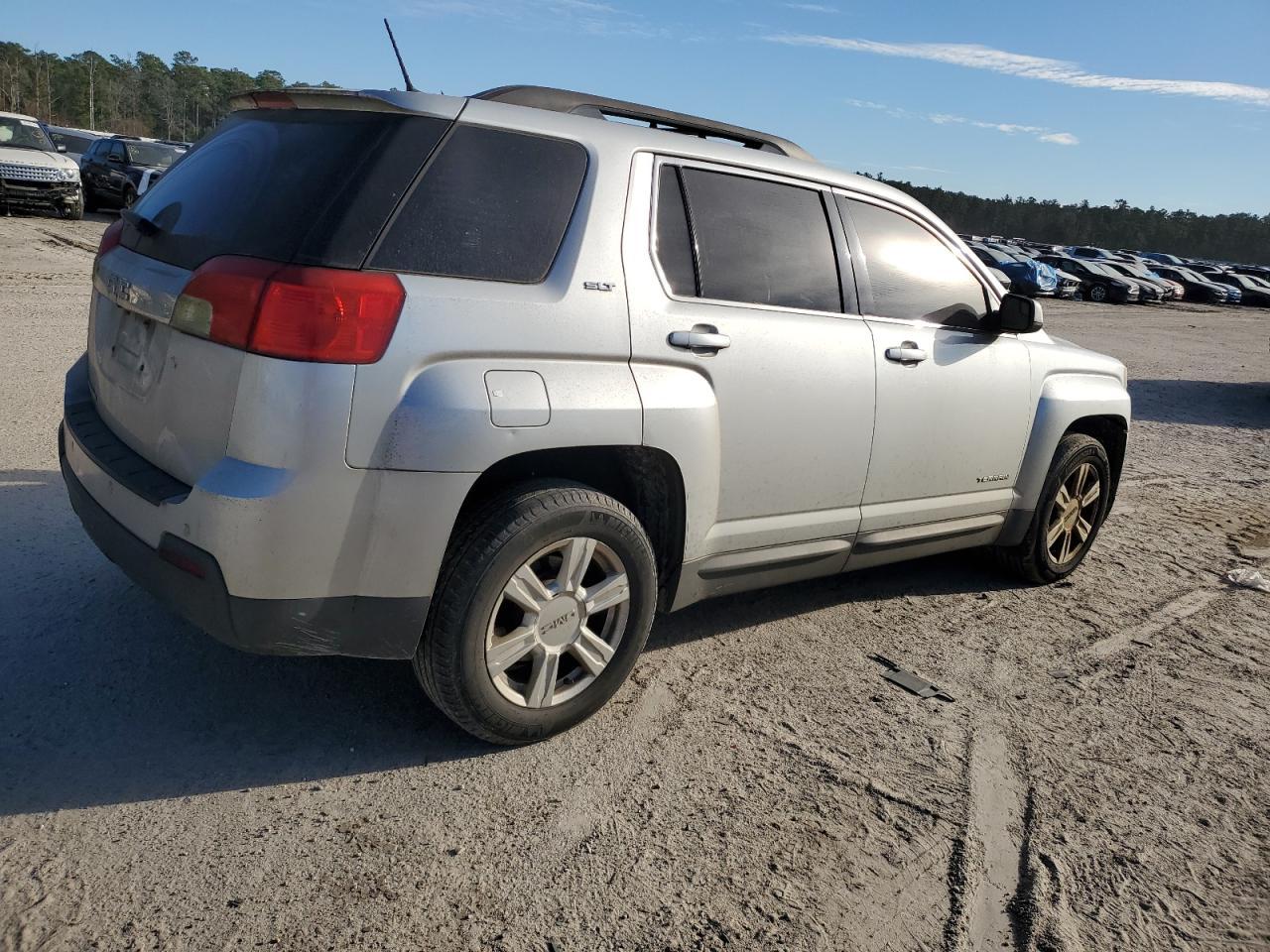 2014 GMC TERRAIN SL - Image 3