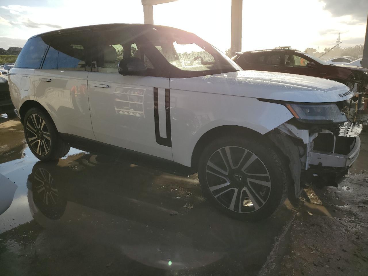 2023 LAND ROVER RANGE ROVE - Image 4