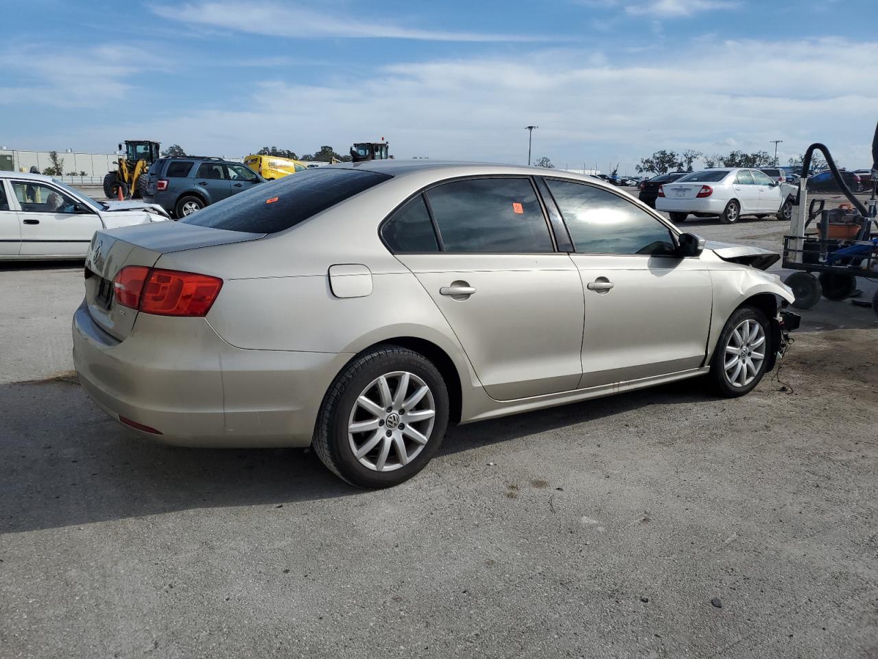 2014 VOLKSWAGEN JETTA SE - Image 3