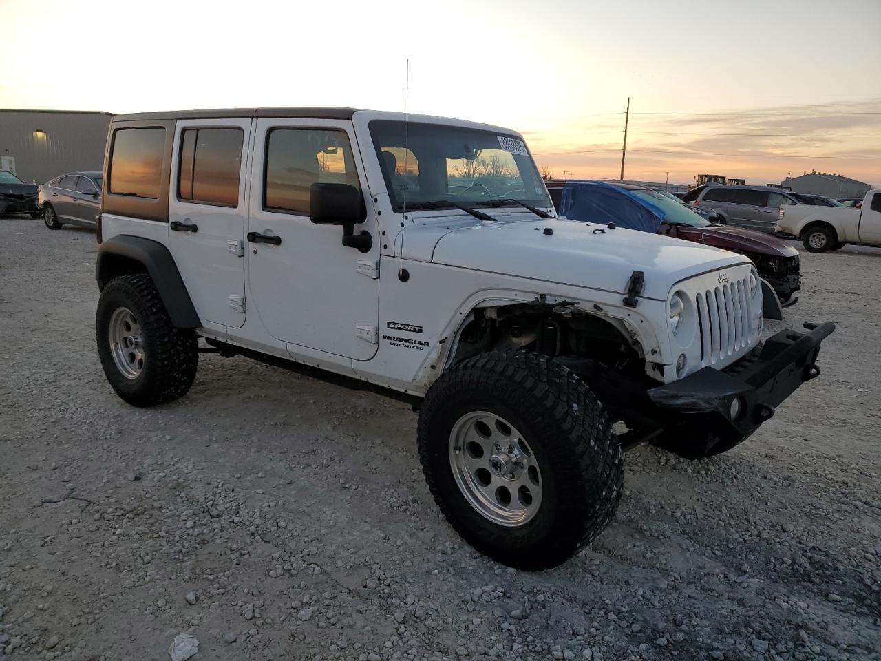 2017 JEEP WRANGLER U - Image 4