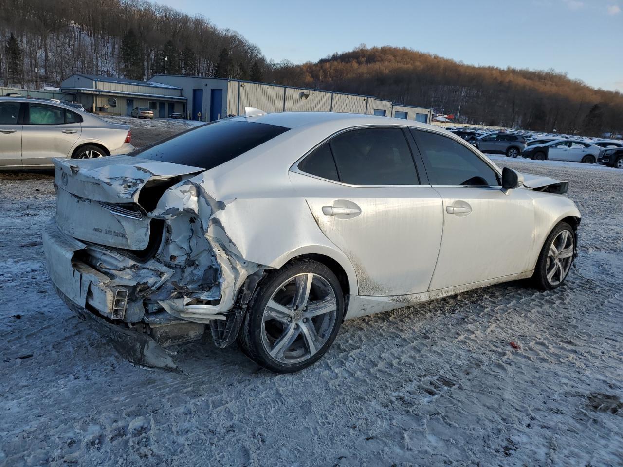2018 LEXUS IS 300 - Фото 3