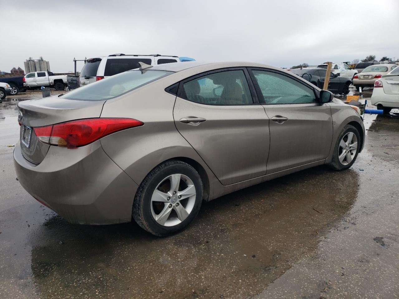 2013 HYUNDAI ELANTRA GL - Image 3