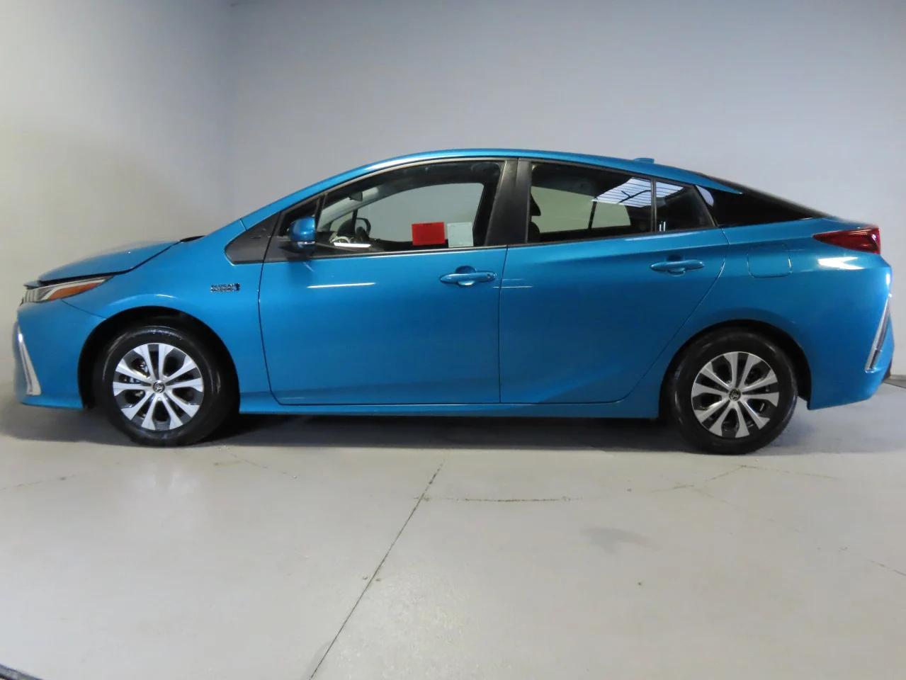 2022 TOYOTA PRIUS PRIM - Фото 4