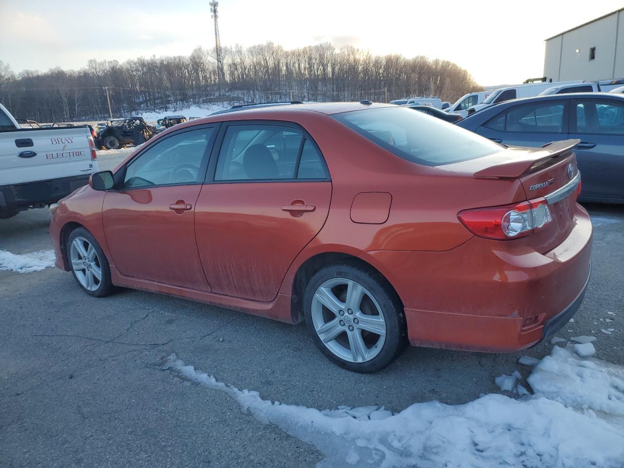 2013 TOYOTA COROLLA BA - Фото 2