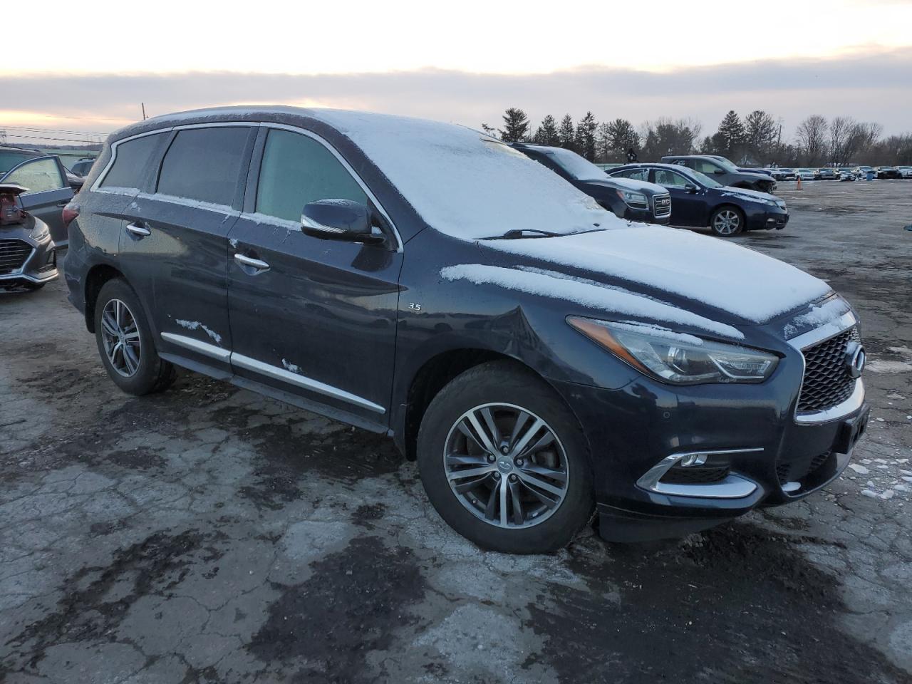2019 INFINITI QX60 LUXE - Image 4