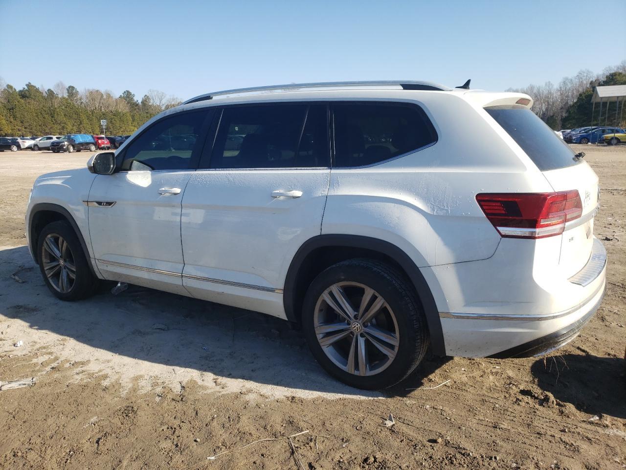 2018 VOLKSWAGEN ATLAS SE - Image 2