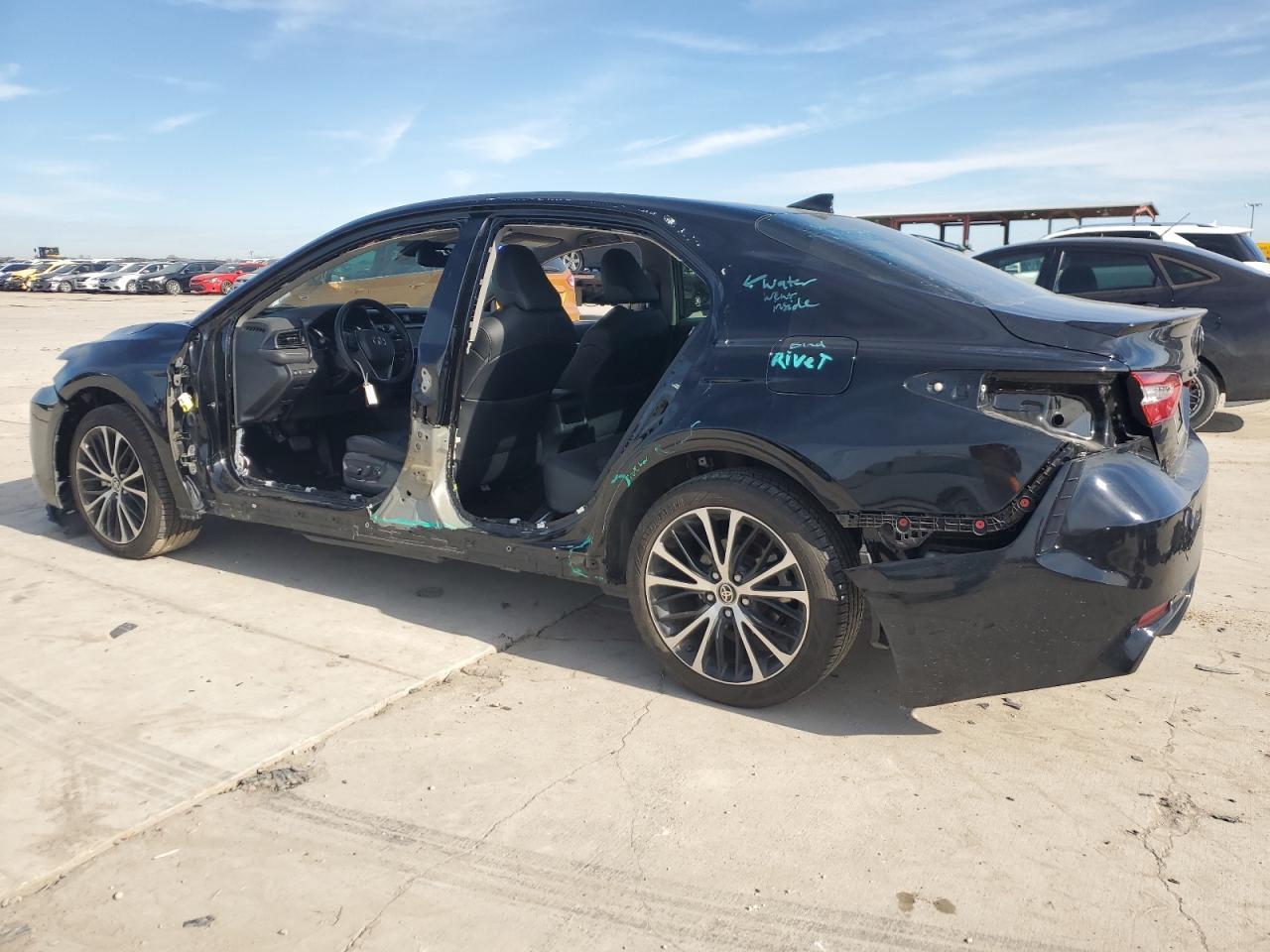 2020 TOYOTA CAMRY SE - Image 2