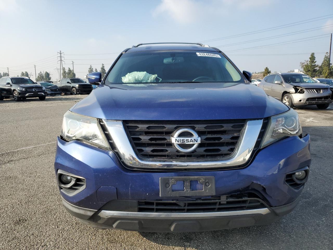 2017 NISSAN PATHFINDER - Image 5