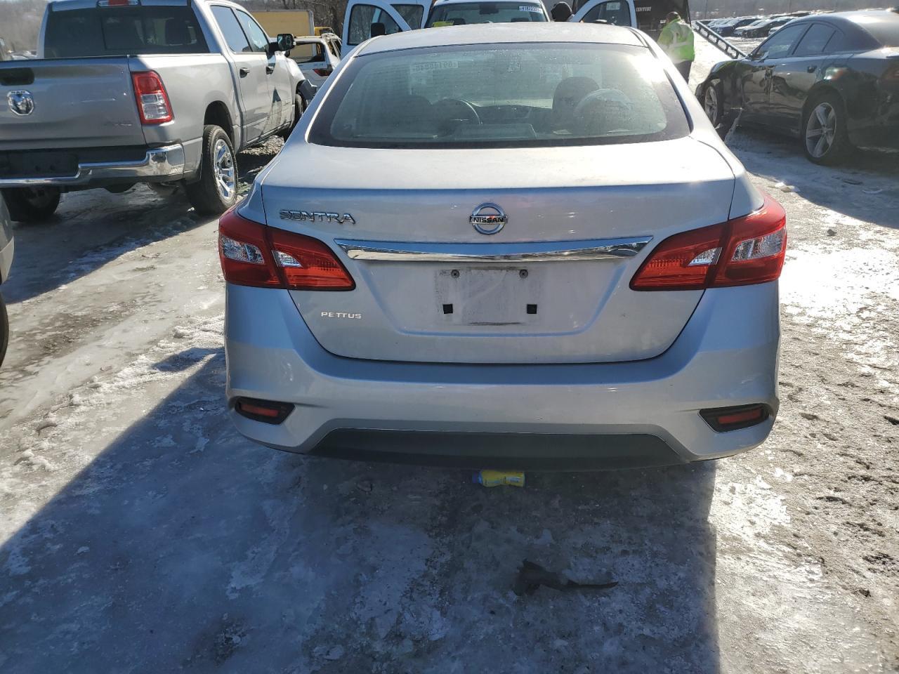 2017 NISSAN SENTRA S - Фото 6