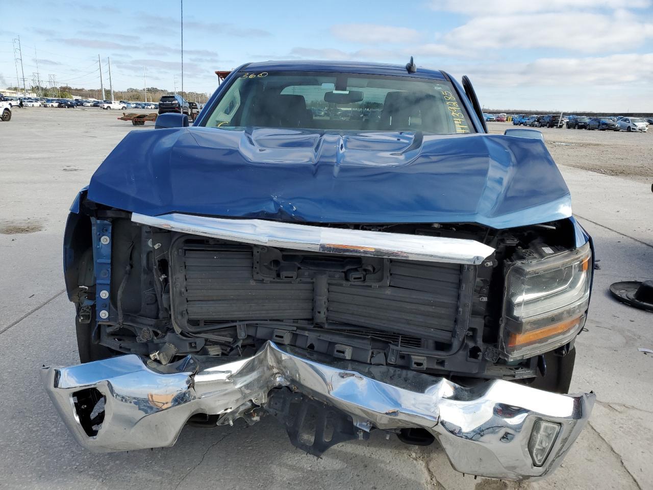 2017 CHEVROLET SILVERADO - Image 5