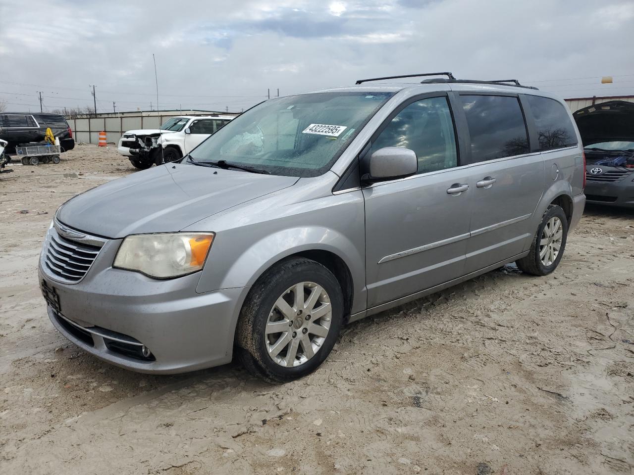 2014 CHRYSLER TOWN & COU