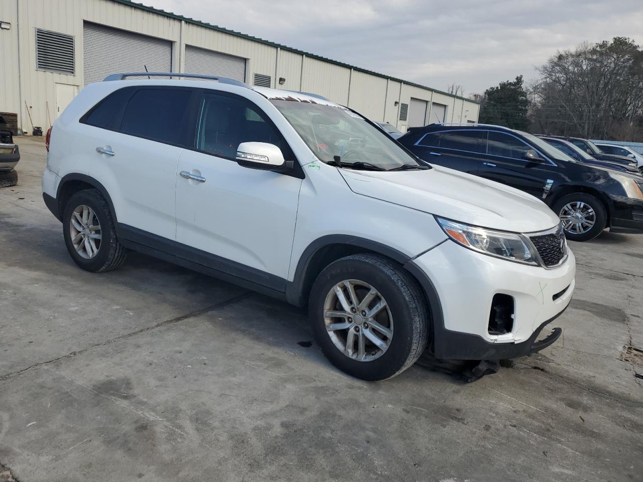 2015 KIA SORENTO LX - Image 4