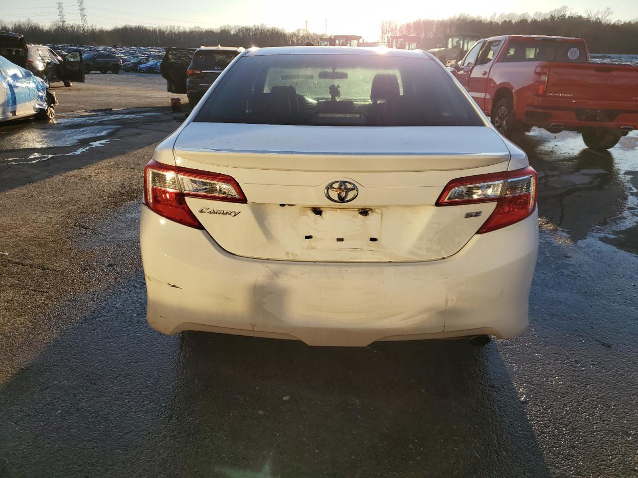 2014 TOYOTA CAMRY L - Фото 6