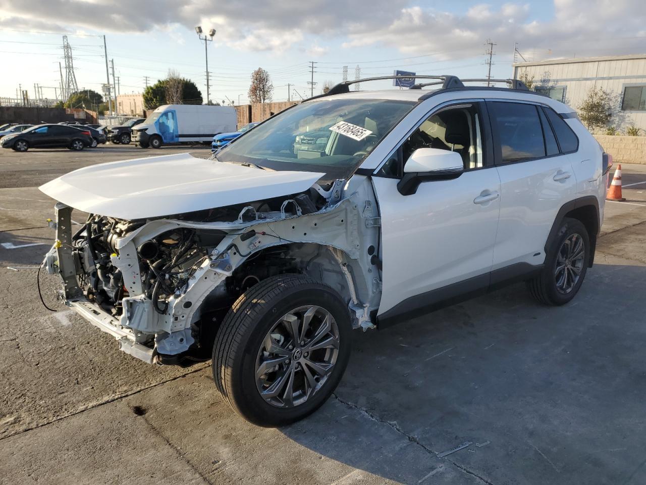 2024 TOYOTA RAV4 XLE P