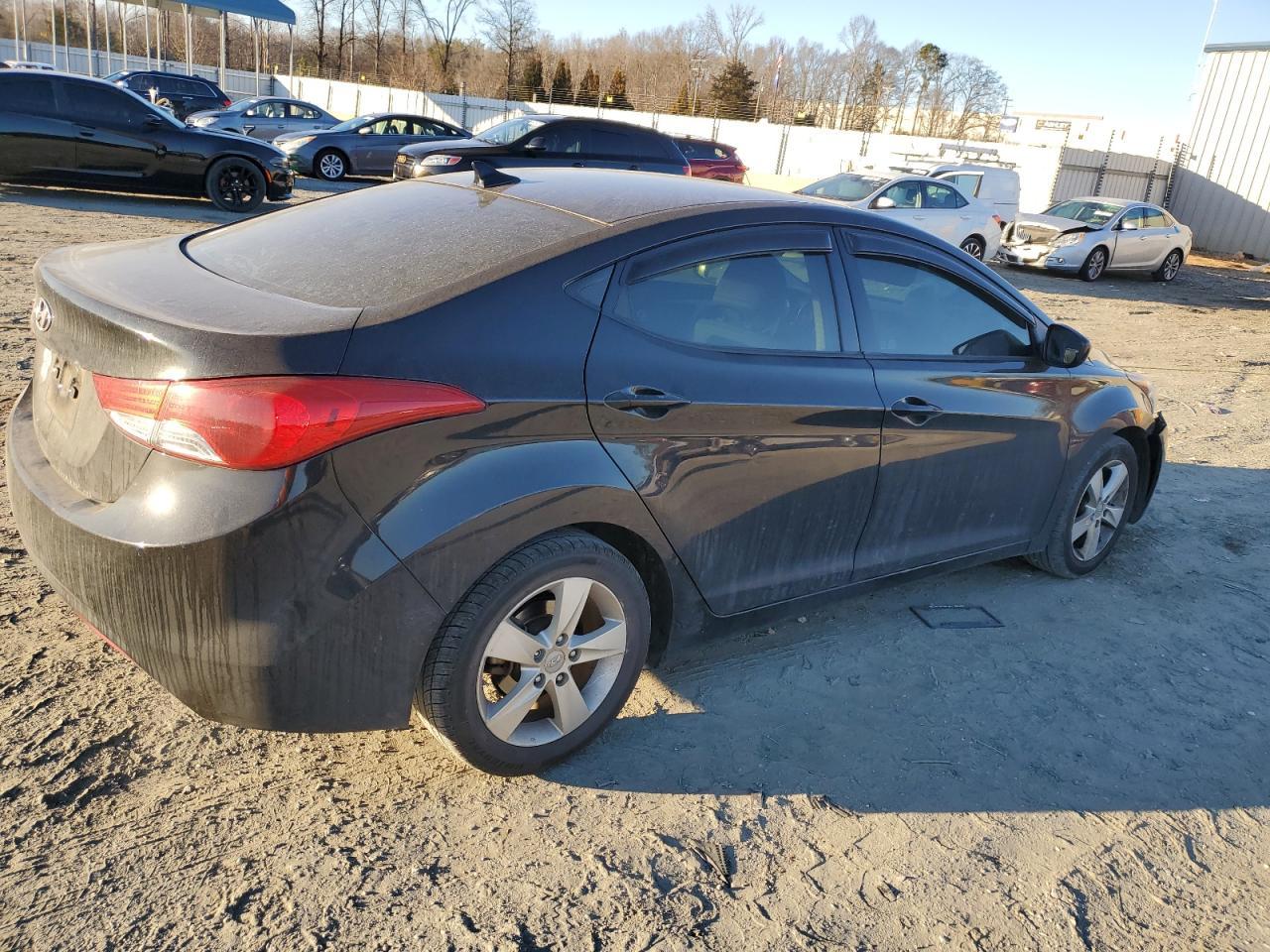 2013 HYUNDAI ELANTRA GL - Image 3