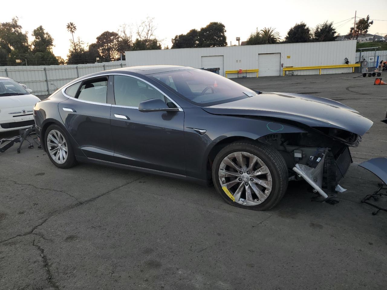 2017 TESLA MODEL S - Фото 4