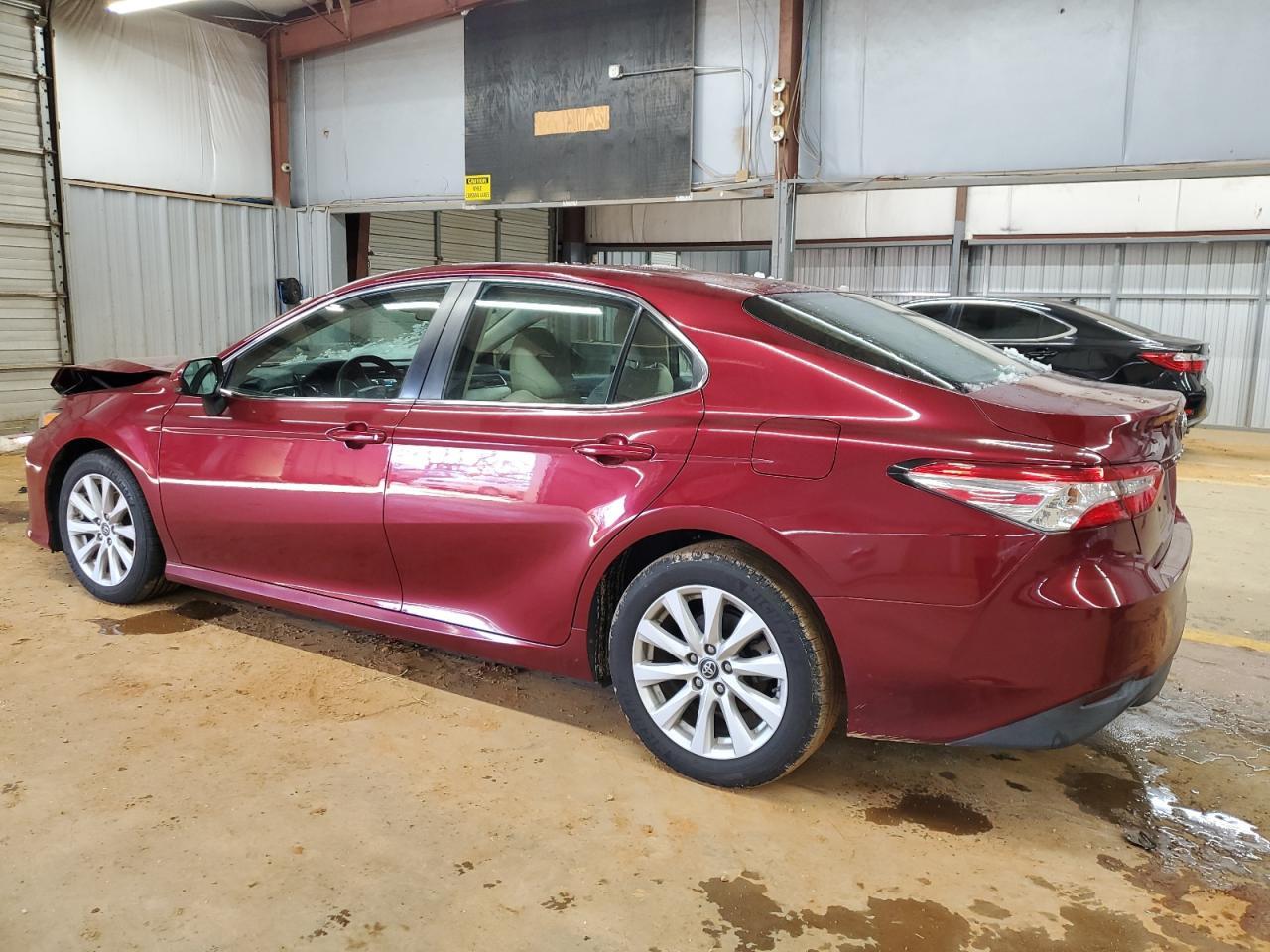 2018 TOYOTA CAMRY L - Фото 2