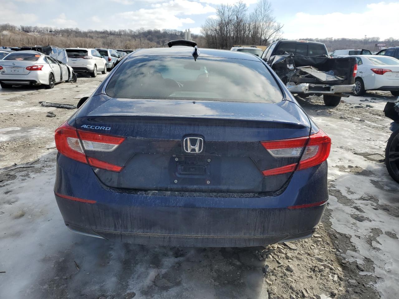 2018 HONDA ACCORD LX - Image 6