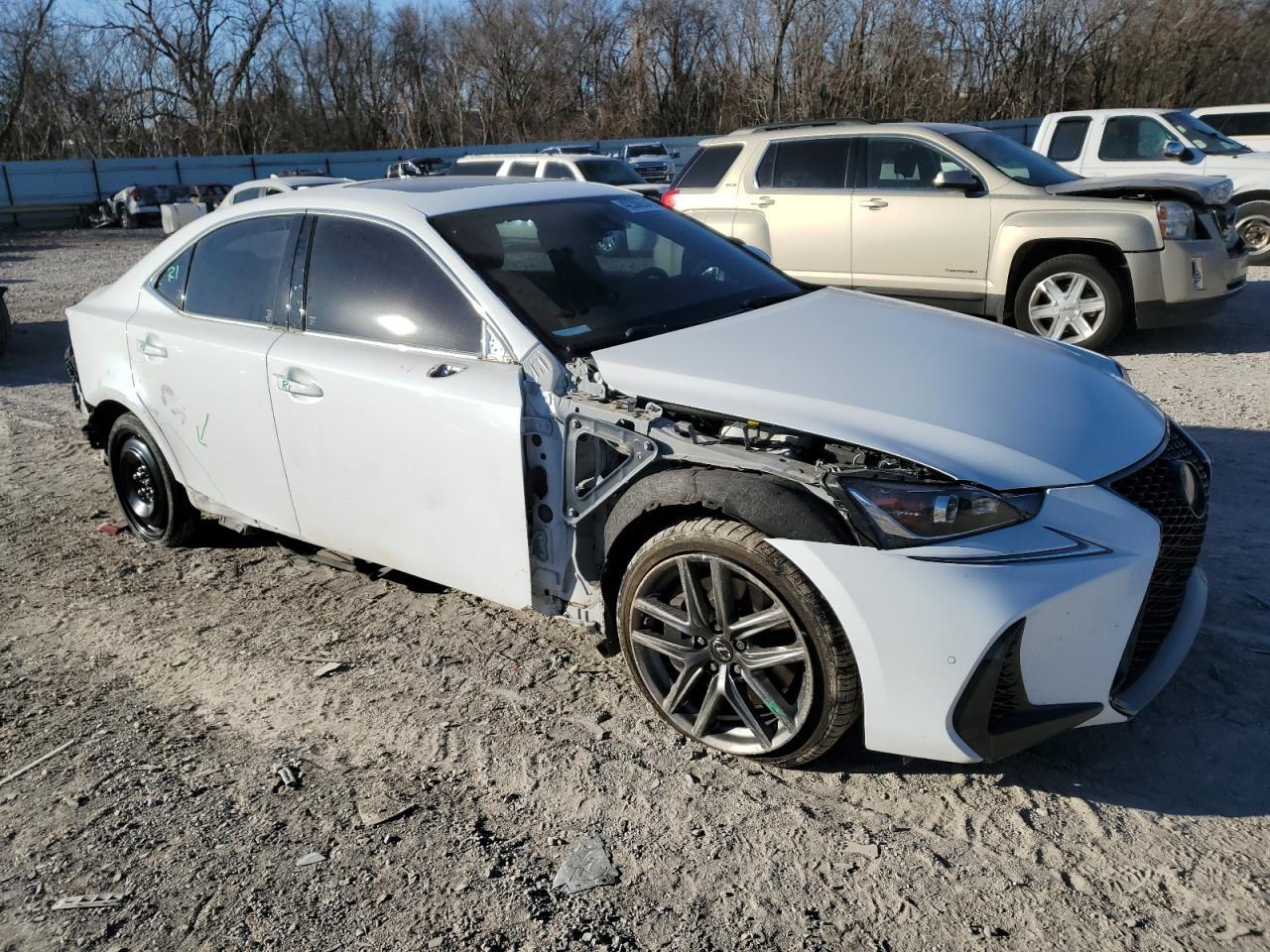 2018 LEXUS IS 300 - Фото 4