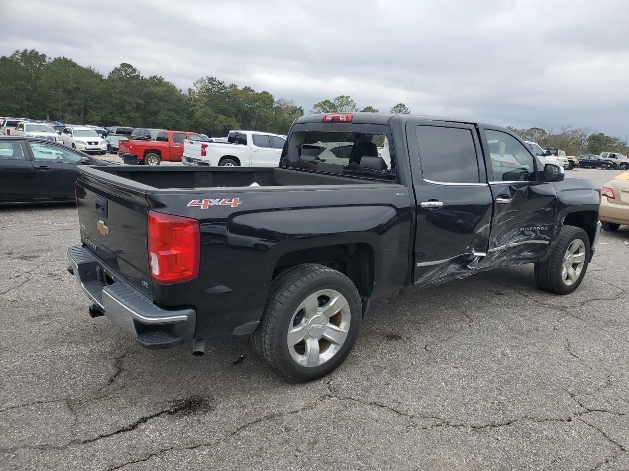 2017 CHEVROLET SILVERADO - Image 3