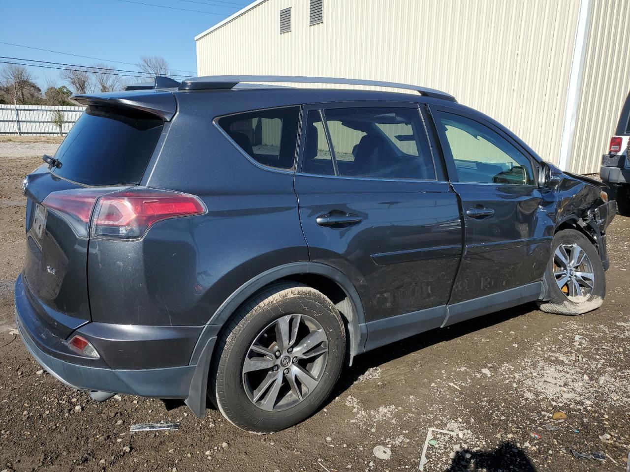 2017 TOYOTA RAV4 XLE - Image 3