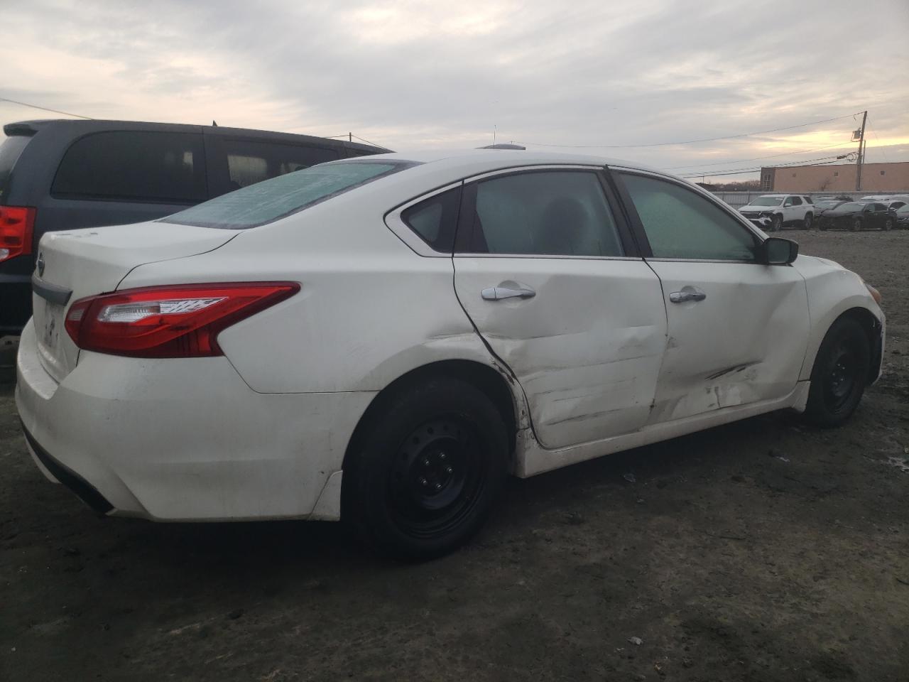 2017 NISSAN ALTIMA 2.5 - Фото 3