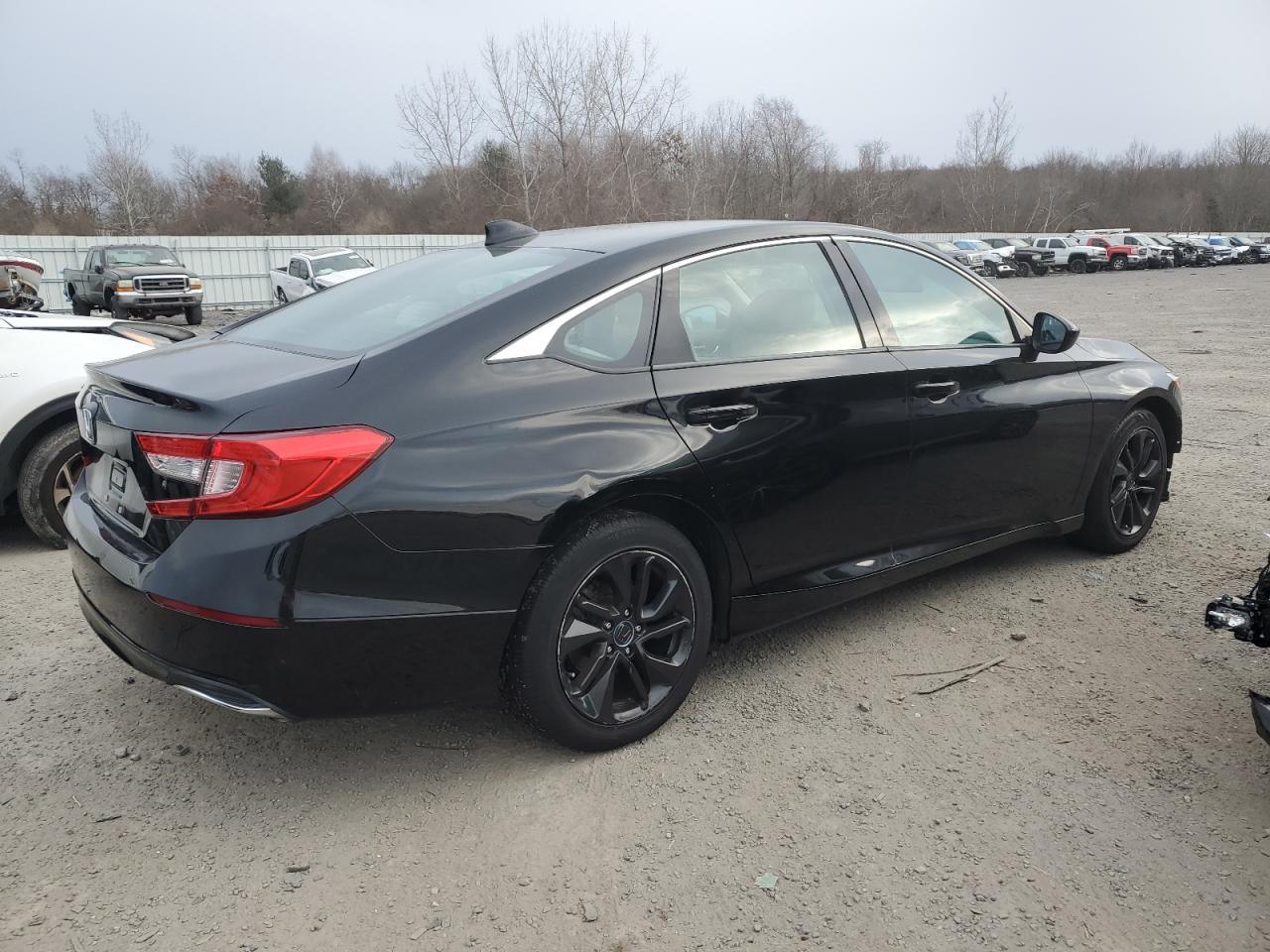 2018 HONDA ACCORD LX - Image 3