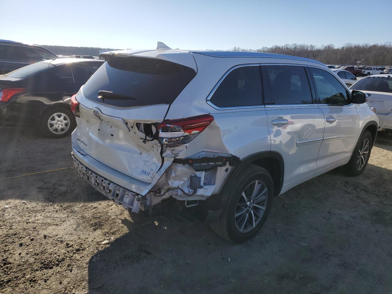 2018 TOYOTA HIGHLANDER - Image 3