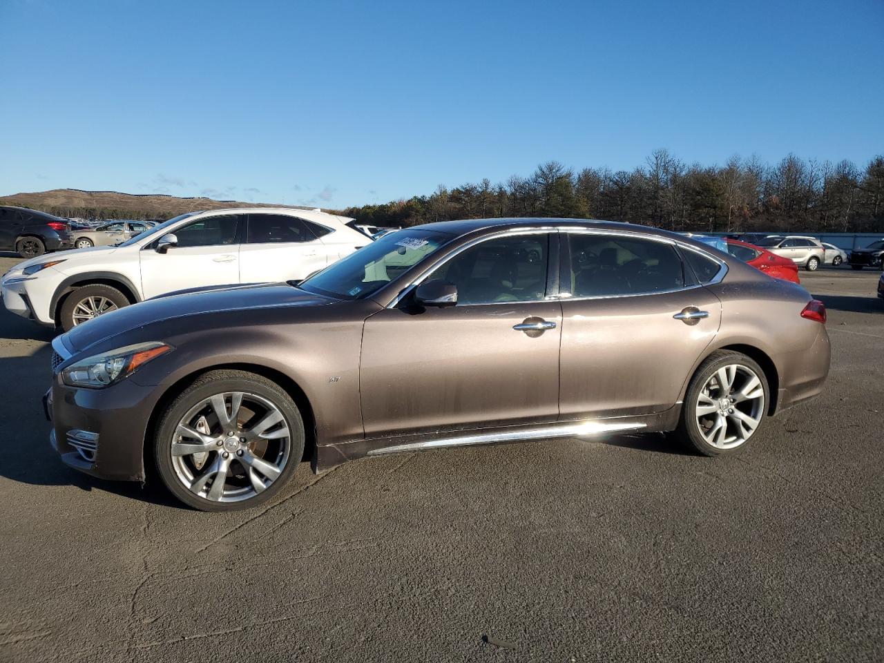 2015 INFINITI Q70L 3.7