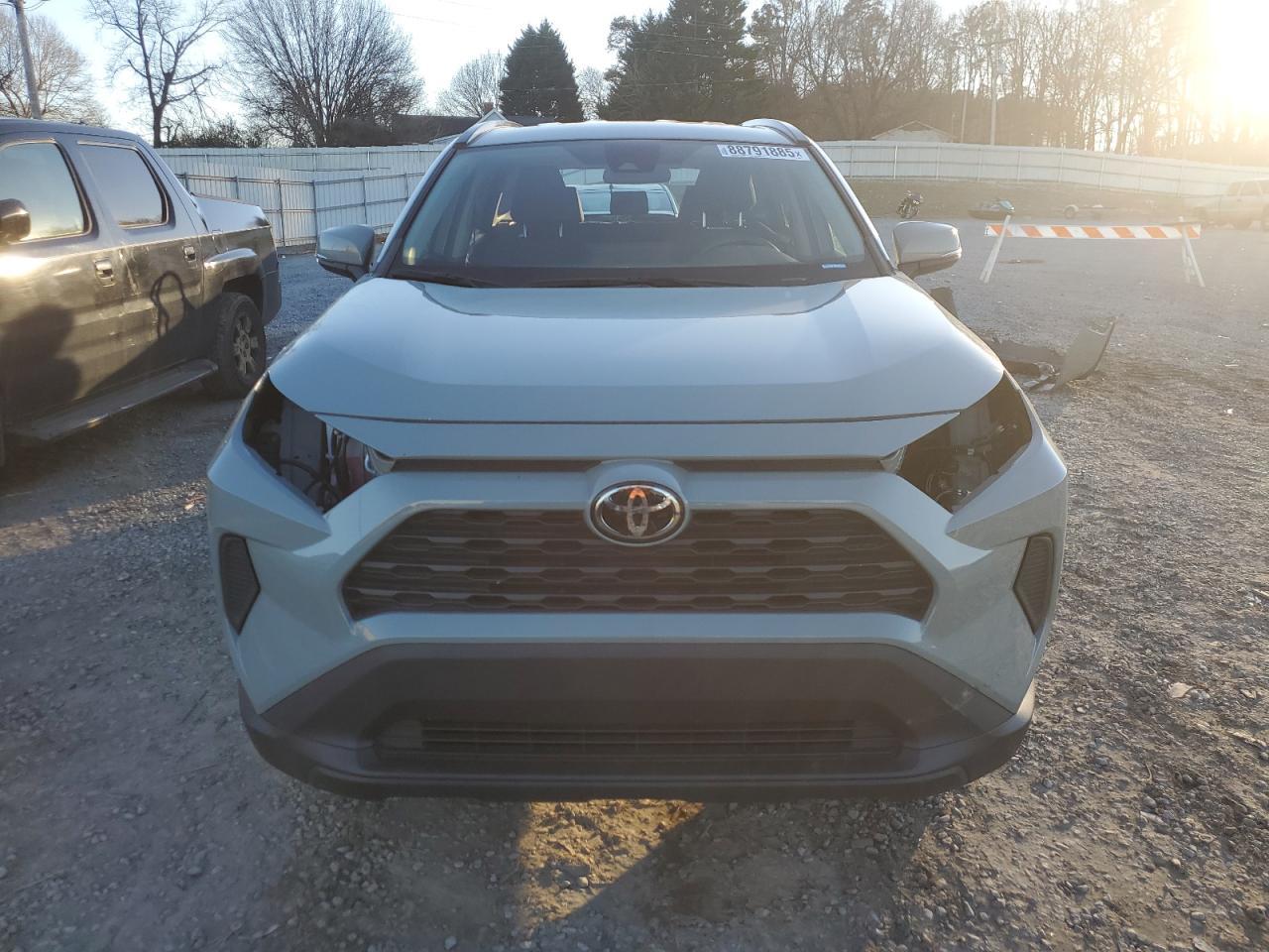 2022 TOYOTA RAV4 XLE - Фото 5