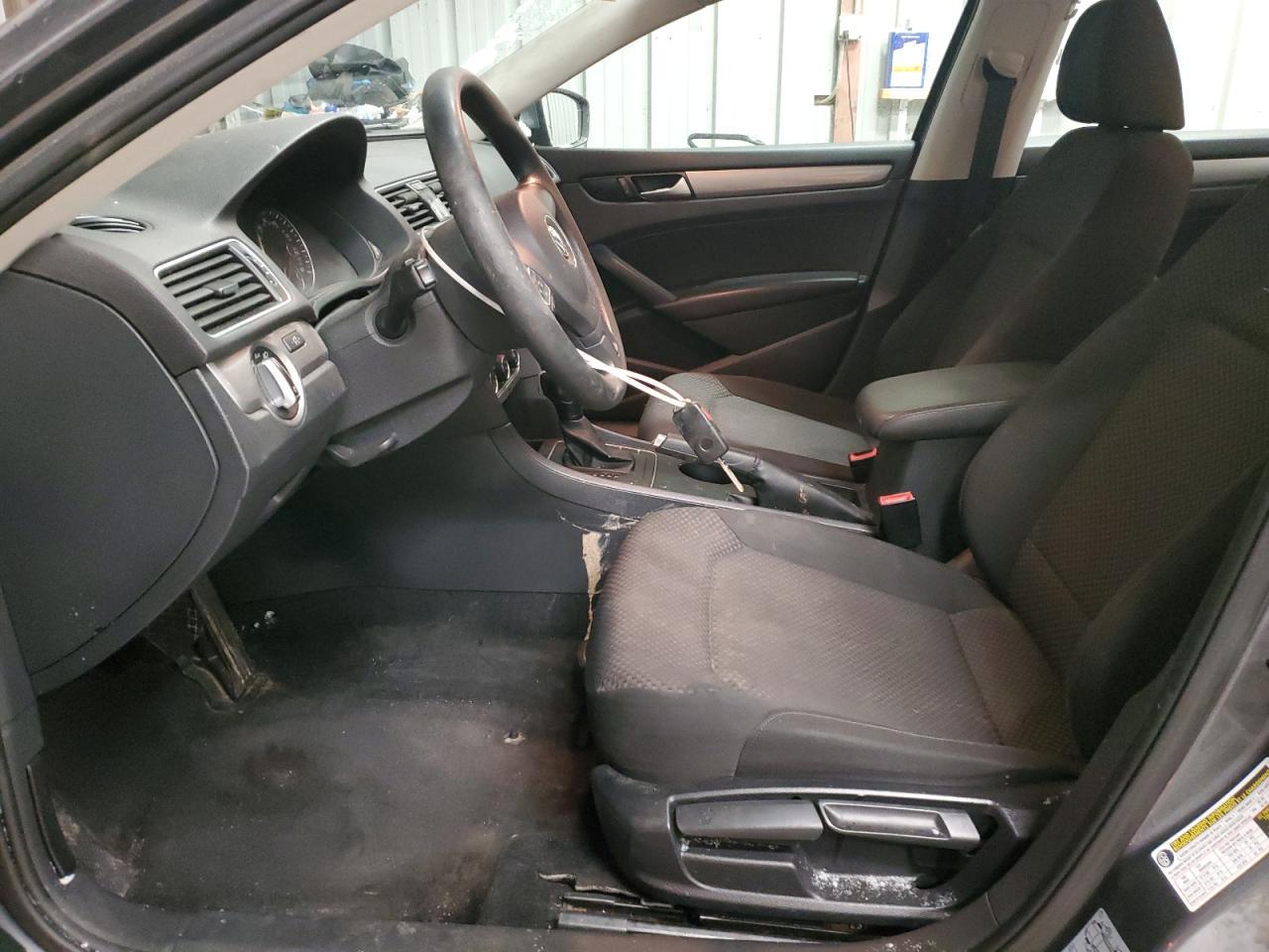 2014 VOLKSWAGEN PASSAT S - Image 7