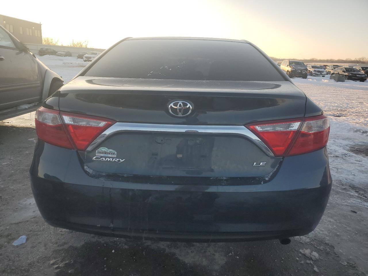 2017 TOYOTA CAMRY LE - Фото 6