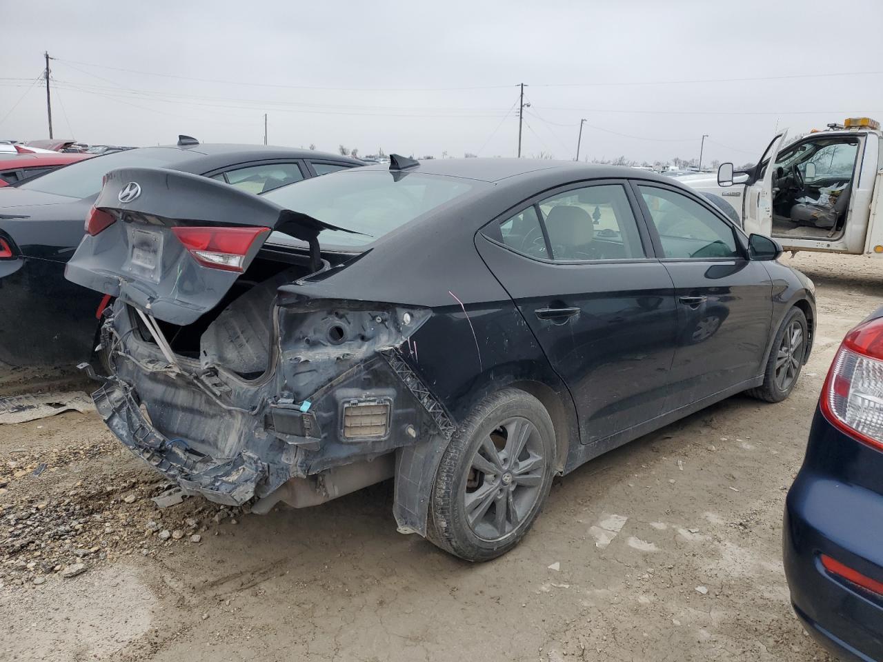2018 HYUNDAI ELANTRA SE - Image 3