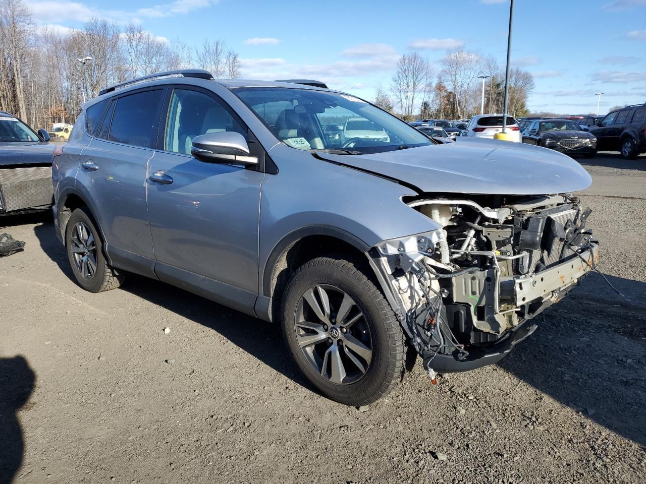 2017 TOYOTA RAV4 XLE - Фото 4