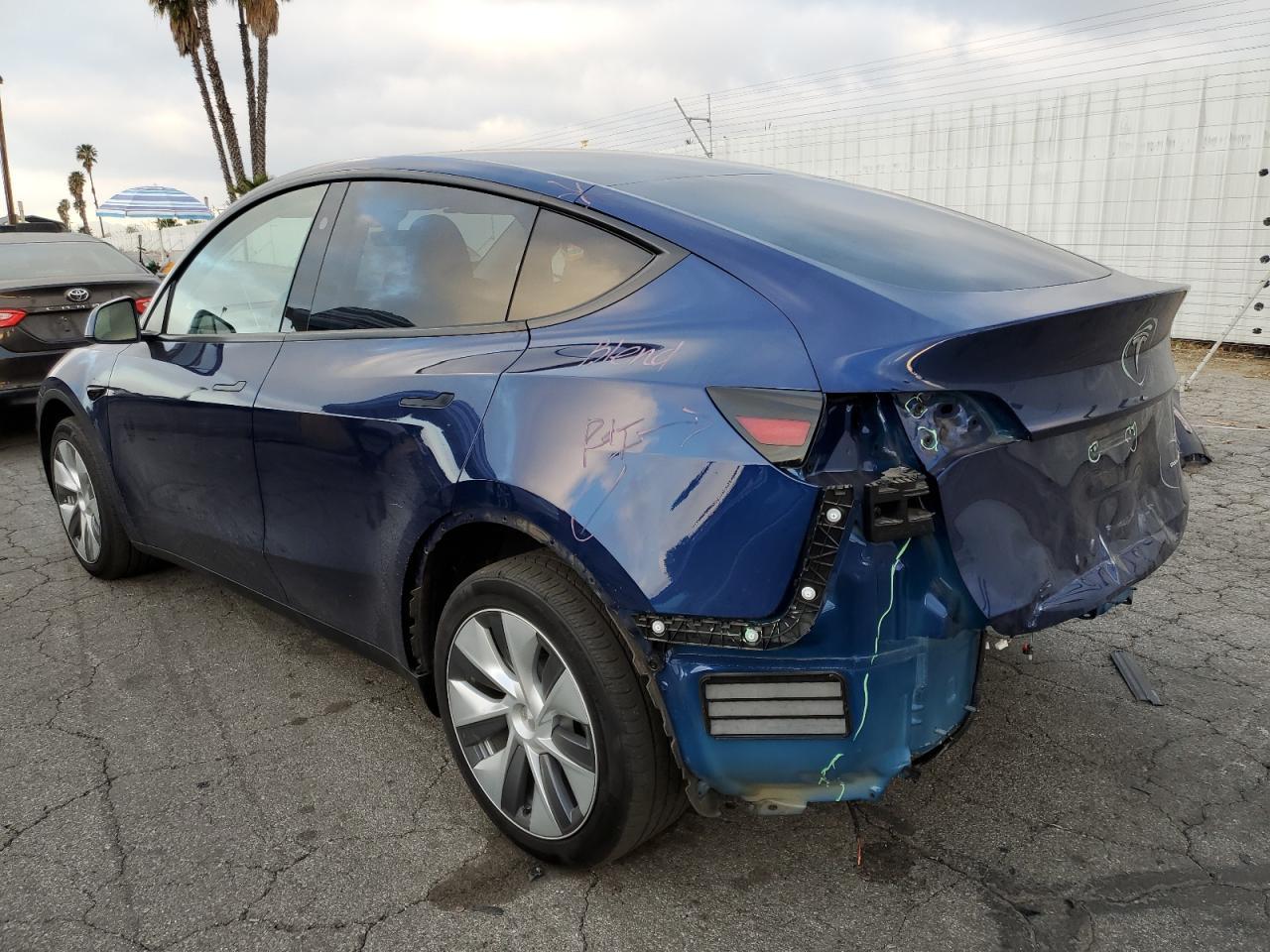 2023 TESLA MODEL Y - Фото 2