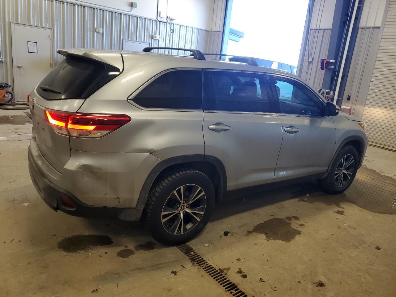 2019 TOYOTA HIGHLANDER - Image 3
