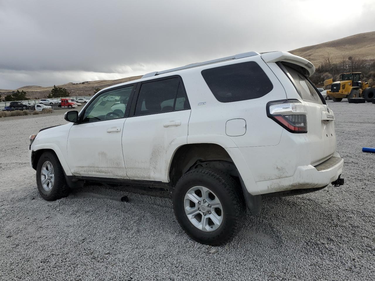 2017 TOYOTA 4RUNNER SR - Фото 2