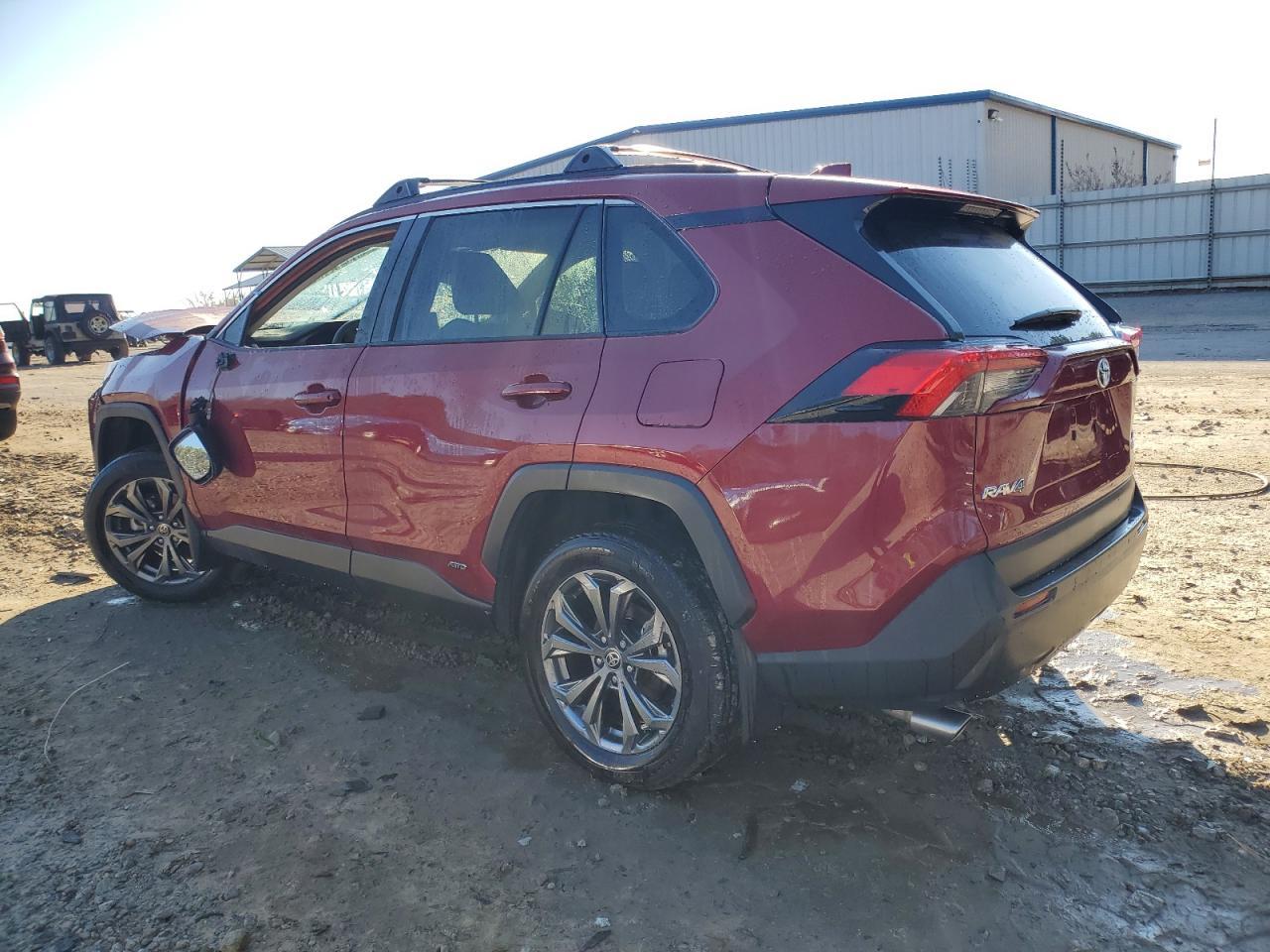2022 TOYOTA RAV4 XLE P - Фото 2