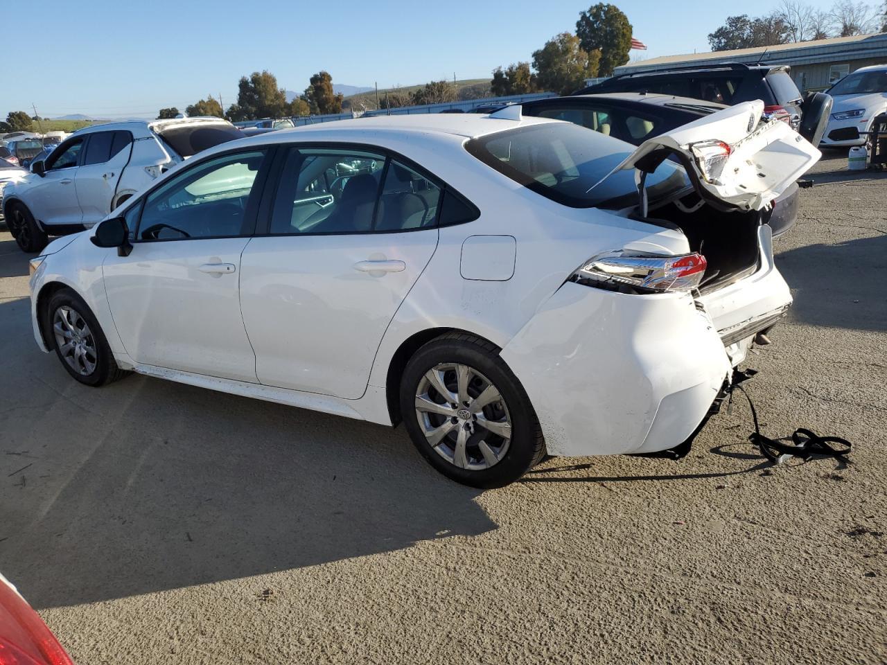2021 TOYOTA COROLLA LE - Фото 2