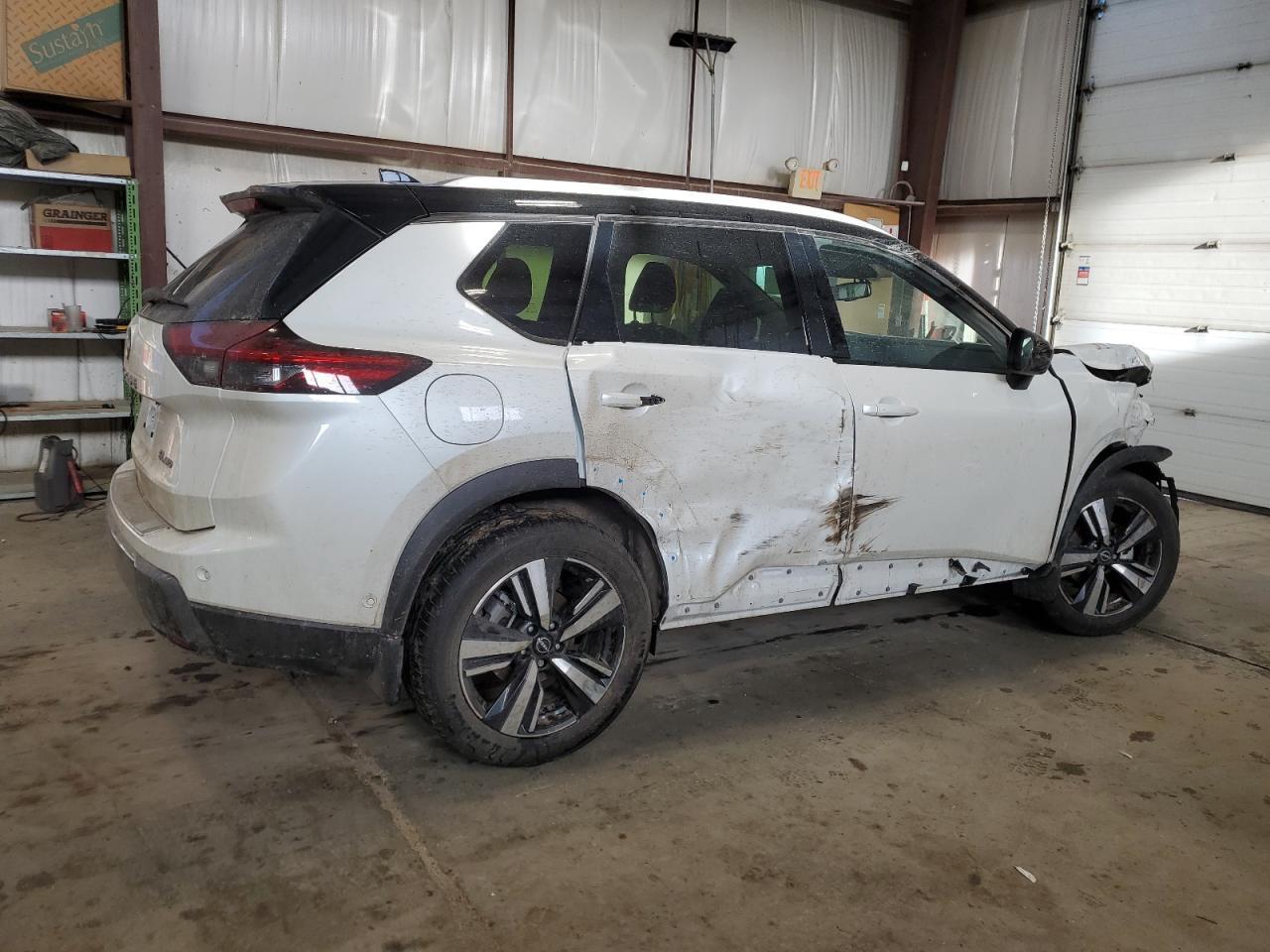 2024 NISSAN ROGUE SL - Image 3