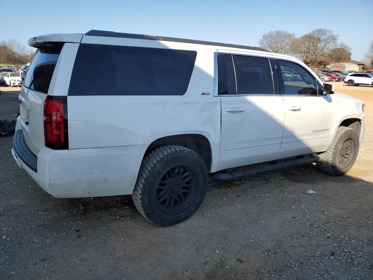 2017 CHEVROLET SUBURBAN K - Фото 3