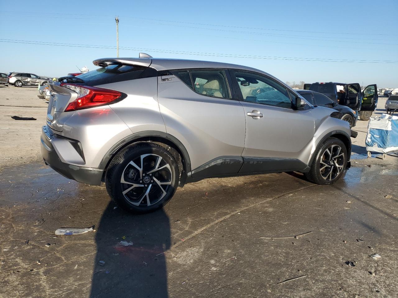 2019 TOYOTA C-HR XLE - Image 3