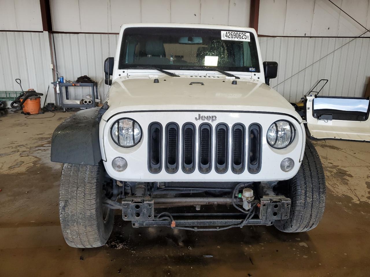 2017 JEEP WRANGLER U - Image 5