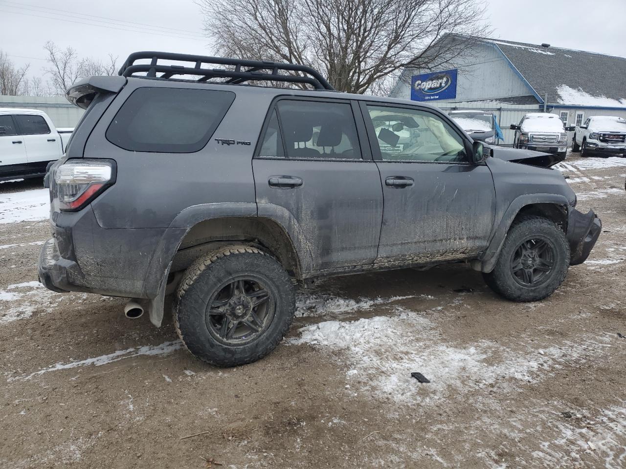 2022 TOYOTA 4RUNNER SR - Фото 3
