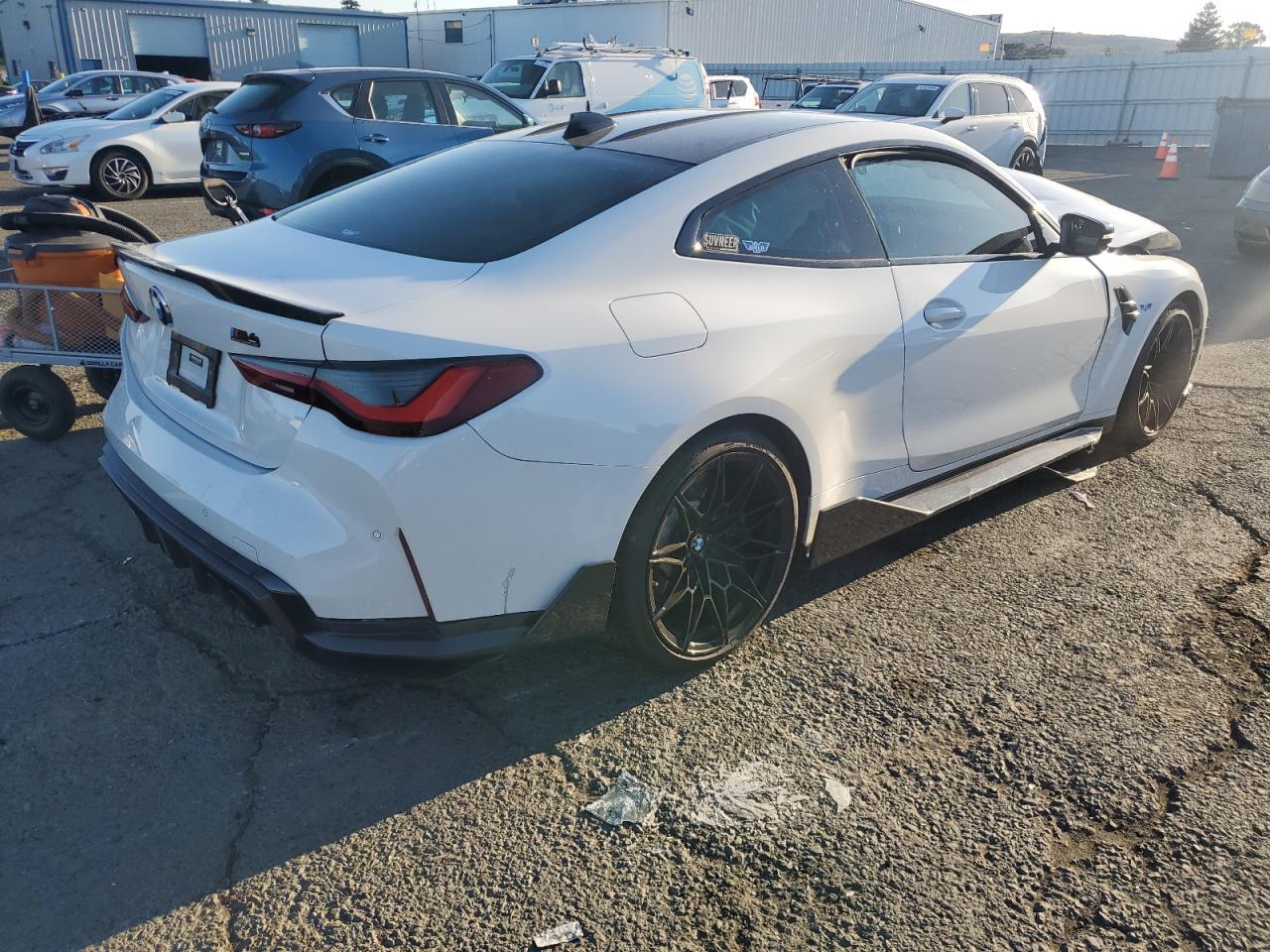 2022 BMW M4 COMPETI - Фото 3